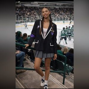 🥳SUPER RARE🥳 The Wild Collective x Anthropologie NCAA
Piped Blazer size M.